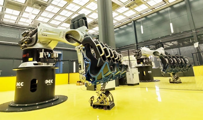 Multi-Robot Attractions